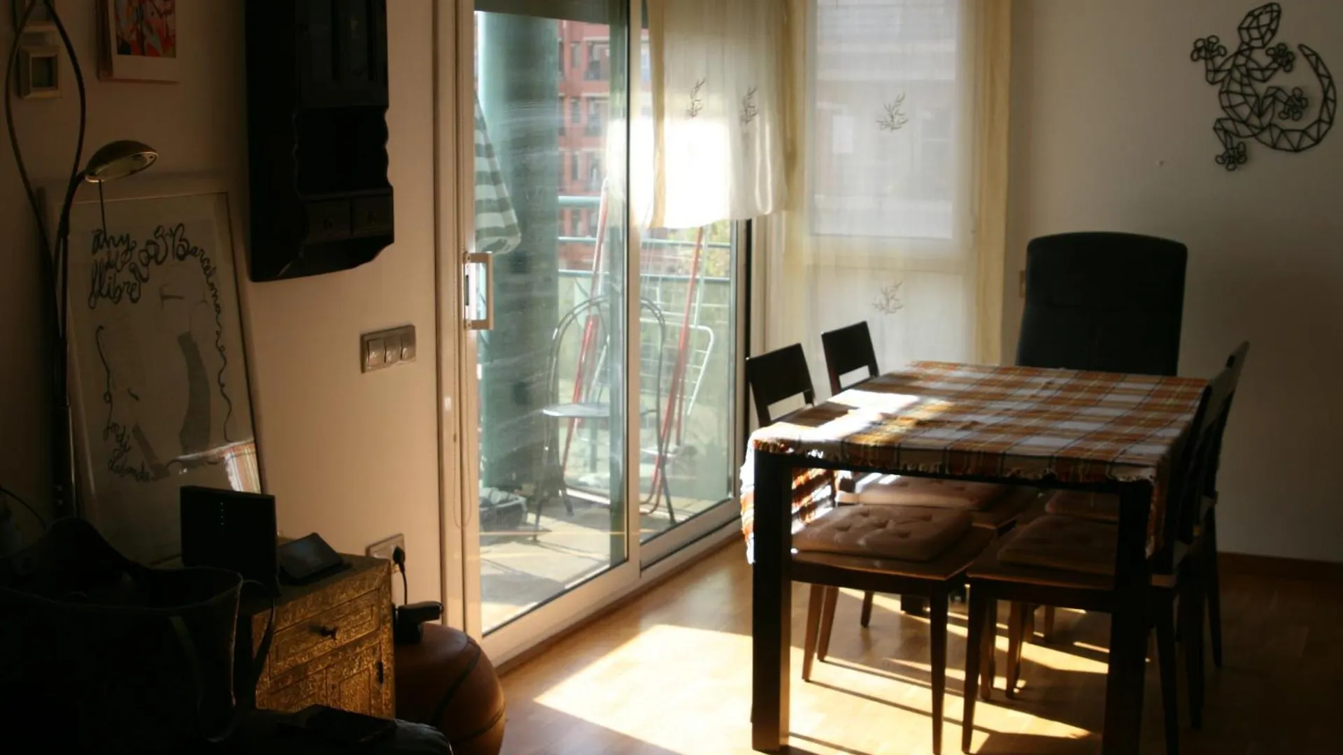 Alojamiento Luminoso Y Bien Ubicado En Terrassa Barcelona Апартаменты